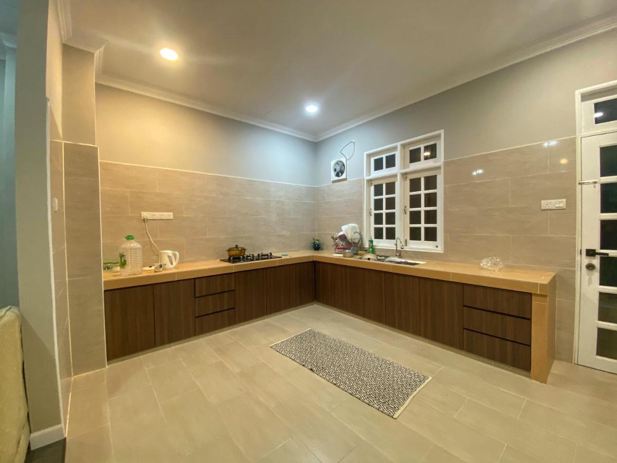 Shafickza Guesthouse كُوالا تيرينغانو المظهر الخارجي الصورة
